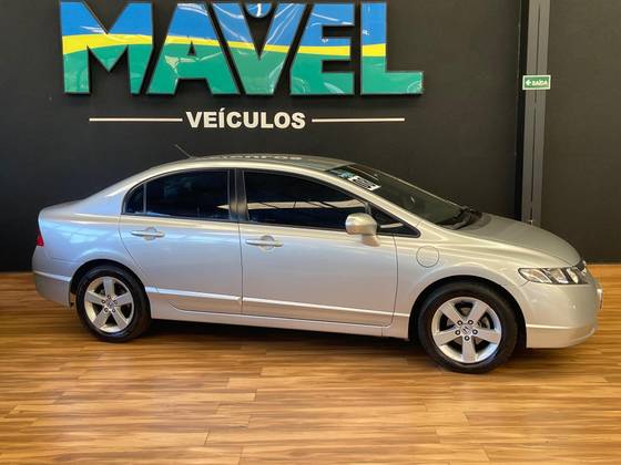 HONDA CIVIC 1.8 LXS 16V FLEX 4P MANUAL HONDA CIVIC 1.8 LXS 16V FLEX 4P MANUAL